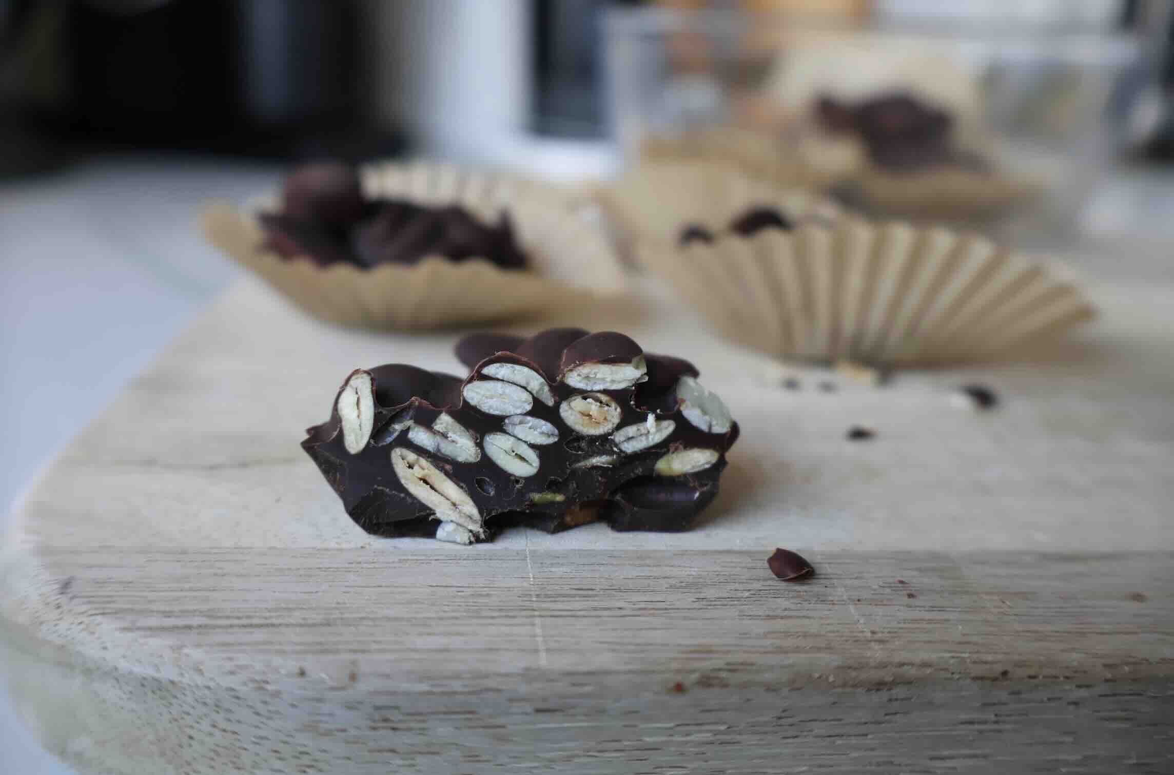 Easy Almond Chocolate Clusters (Healthy Snack)