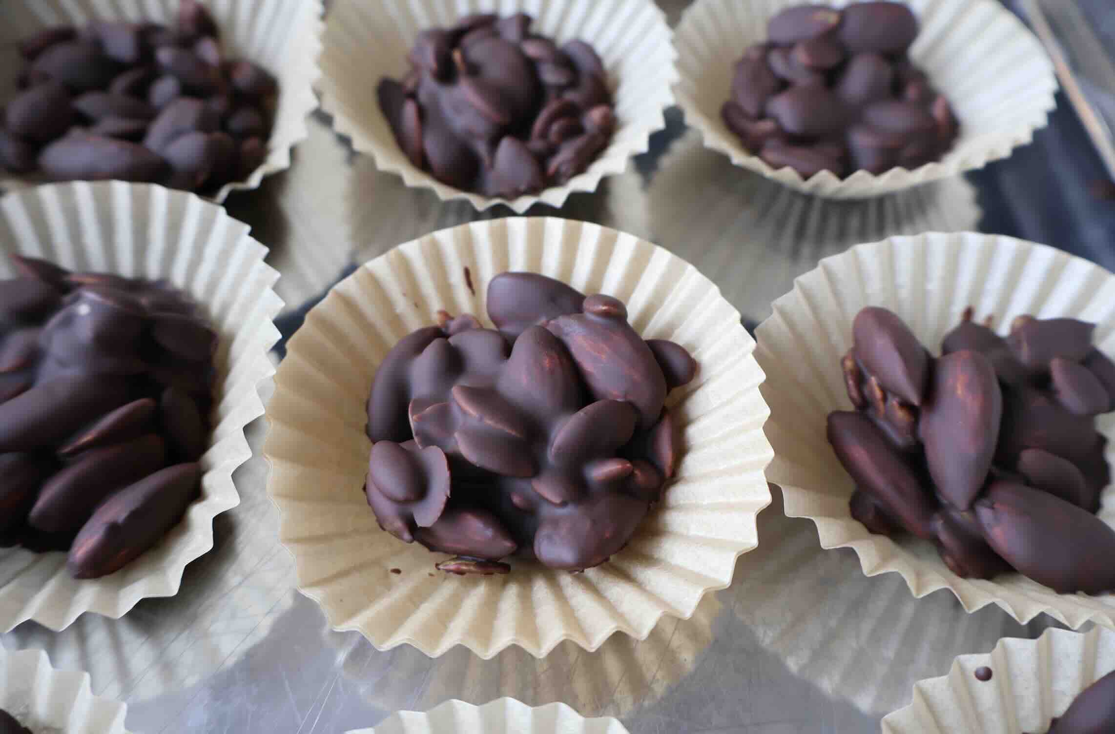 Easy Almond Chocolate Clusters (Healthy Snack)