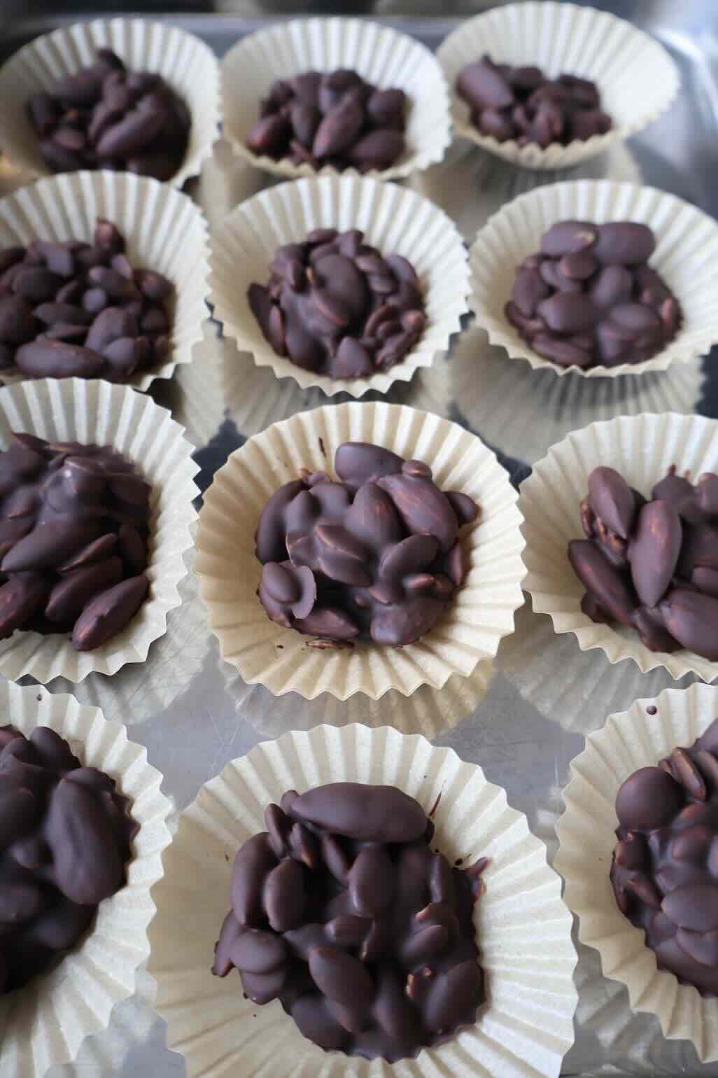 Easy Almond Chocolate Clusters (Healthy Snack)