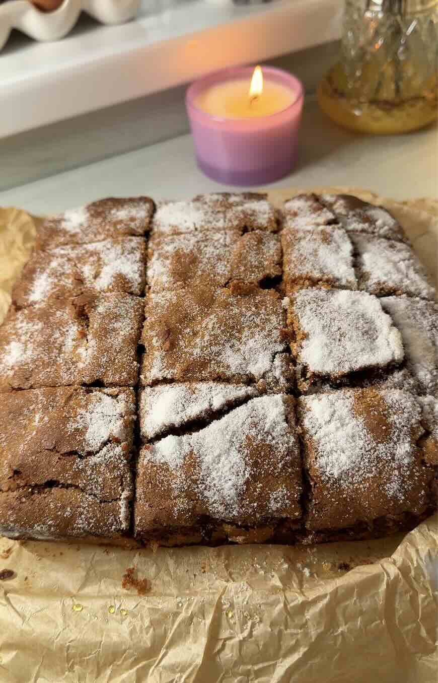 Sugar Crackle Date Carrot Cake